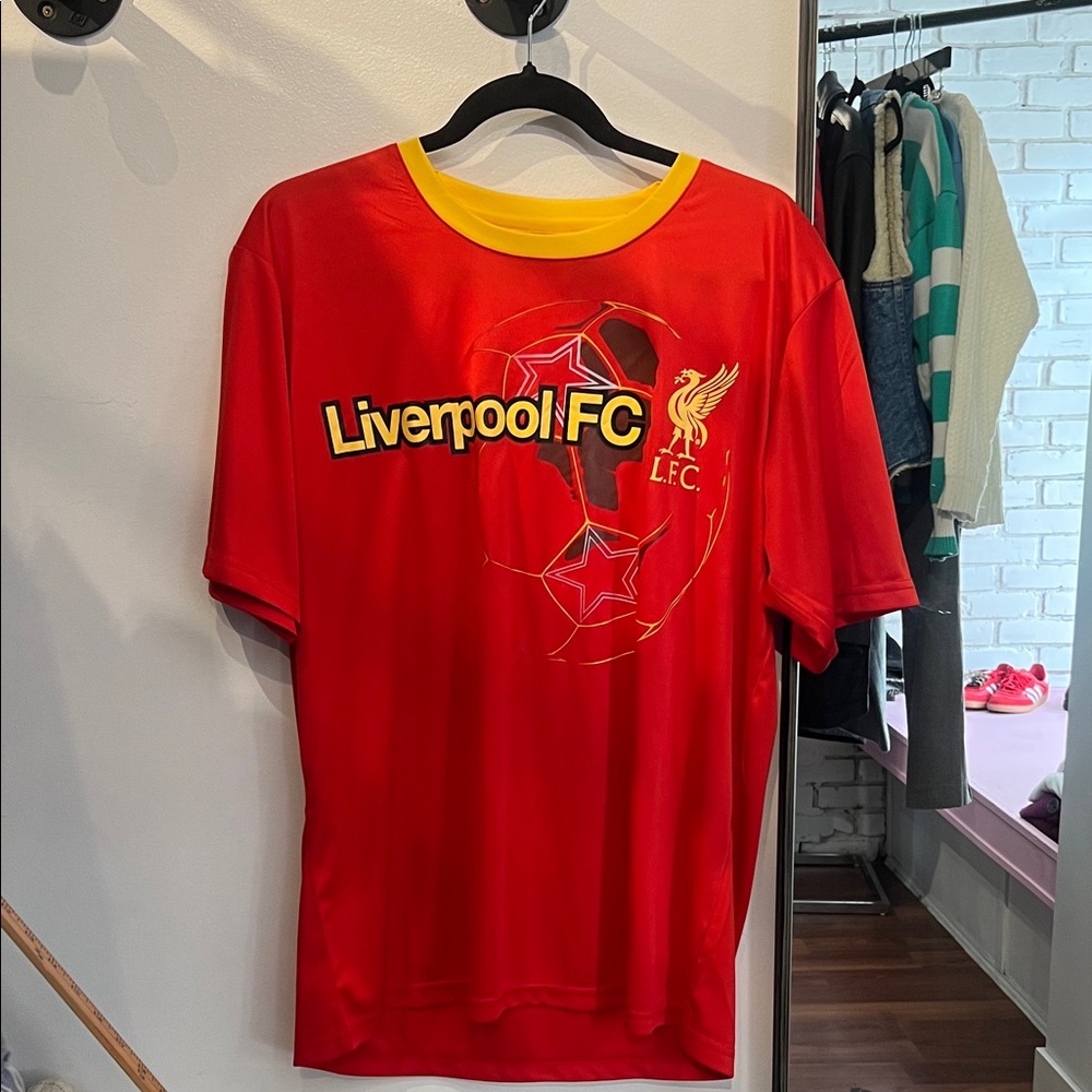 Liverpool FC Red T-Shirt lightweight Soccer Jersey Bloke Core